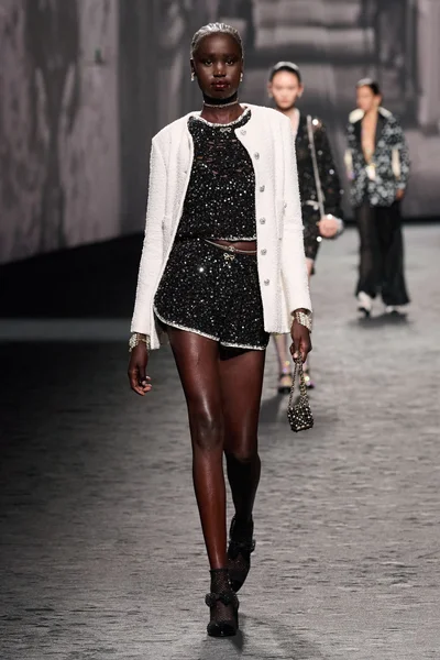 Look 26